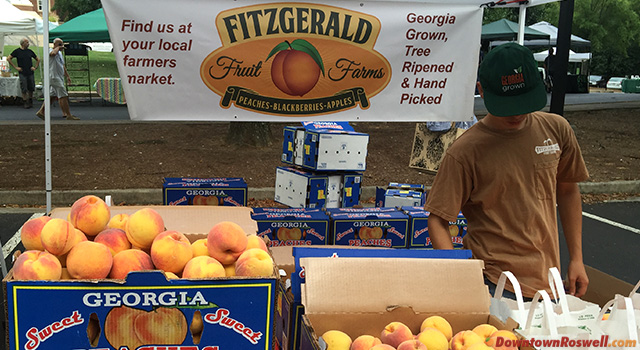 roswell-farmers-market-peaches
